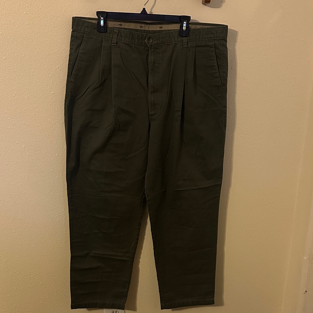 Dockers Men's Dark Green Chinos